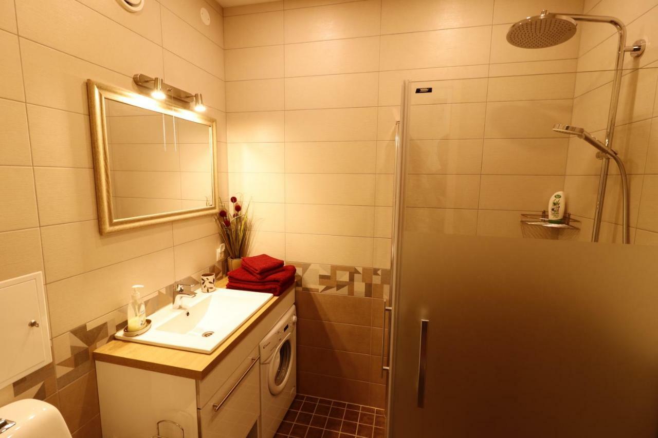 Akord Apartment Centrum Pärnu Buitenkant foto